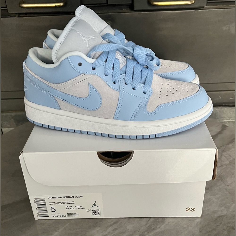 NEW Jordan 1 Low Football Grey Aluminum Sneakers DC0774-050 | Women's Size 5